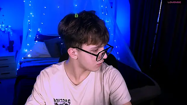 Snapshot of travis_wolf_ chatting on 24, 11, 2025 travis wolf online show from 24, 11, 2025