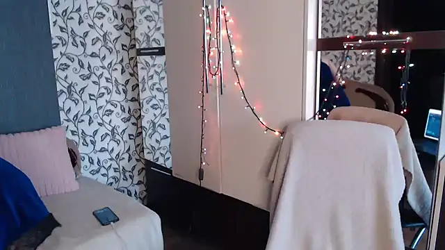 Snapshot of AmoraLuv chatting on 25, 2, 2026 AmoraLuv online show from 25, 2, 2026