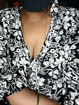 Snapshot of SindhuHappy chatting on 5, 11, 2025 SindhuHappy online show from 5, 11, 2025