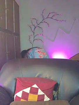 Snapshot of royeoy22 chatting on 19, 4, 2026 royeoy22 online show from 19, 4, 2026