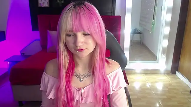 Snapshot of _Charlotte_Collins_ chatting on 30, 5, 2026 Charlotte Collins online show from 30, 5, 2026