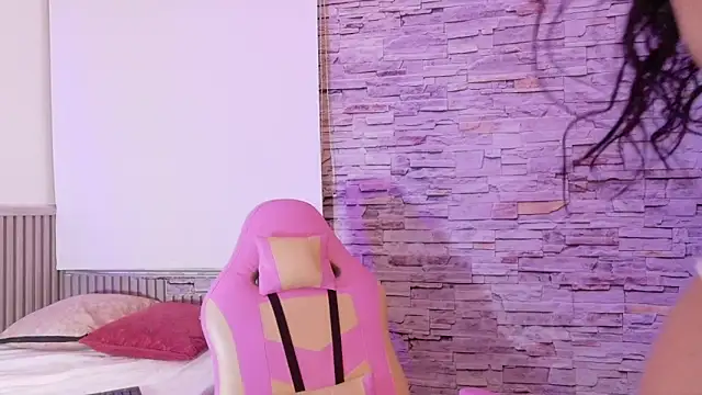 Snapshot of liz_monserrat_1 chatting on 6, 1, 2026 liz monserrat 1 online show from 6, 1, 2026