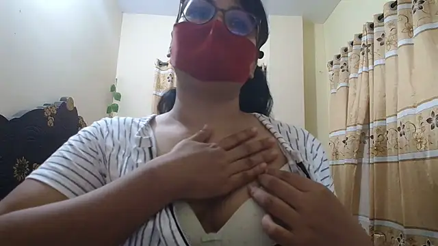 Elena cruz5 online show from 15, 4, 2026