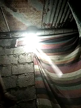 SaraBust online show from 4, 4, 2026