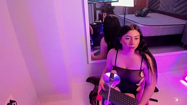 Mia Valentine  online show from 13, 11, 2025