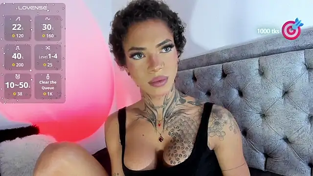 Snapshot of michell_danna chatting on 8, 10, 2025 michell danna online show from 8, 10, 2025