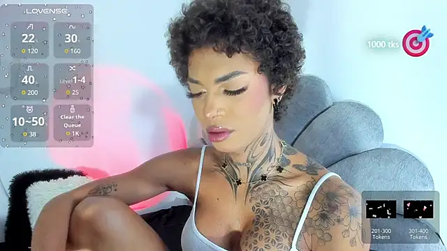 Snapshot of michell_danna chatting on 18, 11, 2025 michell danna online show from 18, 11, 2025