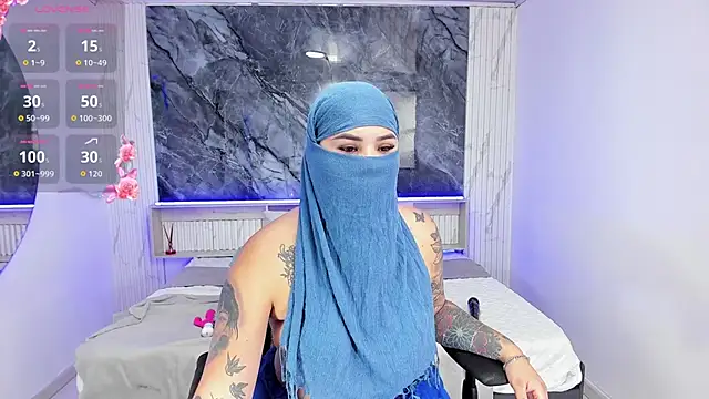 Snapshot of Nayla-Mouna chatting on 16, 10, 2025 Nayla-Mouna online show from 16, 10, 2025