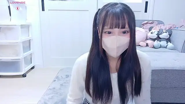 Snapshot of YURi_luv chatting on 6, 11, 2025 YURi luv online show from 6, 11, 2025