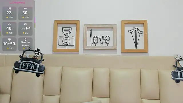 Snapshot of EbonyLudovica chatting on 1, 11, 2025 EbonyLudovica online show from 1, 11, 2025