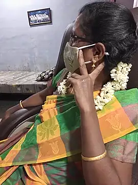 Snapshot of umashreetamil chatting on 1, 7, 2026 umashreetamil online show from 1, 7, 2026