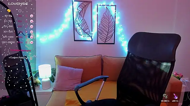 Hailey Foxy online show from 6, 10, 2025