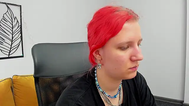 Hailey Foxy online show from 27, 4, 2026