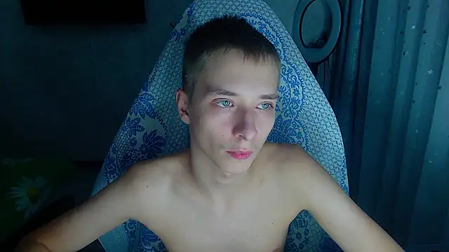 Snapshot of glasses_cat chatting on 10, 2, 2026 glasses cat online show from 10, 2, 2026