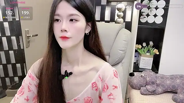 Snapshot of Yueyue-MM chatting on 6, 3, 2026 Yueyue-MM online show from 6, 3, 2026
