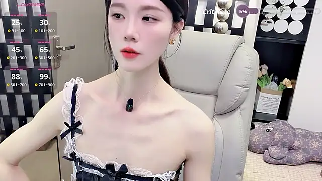 Snapshot of Yueyue-MM chatting on 28, 4, 2026 Yueyue-MM online show from 28, 4, 2026