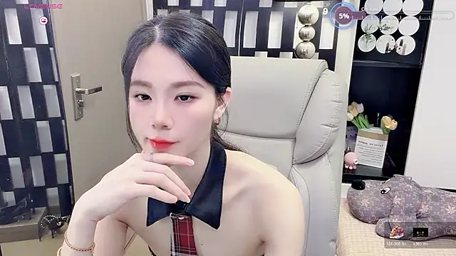 Snapshot of Yueyue-MM chatting on 12, 6, 2026 Yueyue-MM online show from 12, 6, 2026