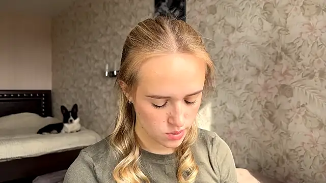 ElisabetLorney online show from 19, 9, 2025