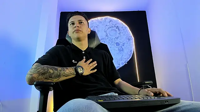 liaamsmiith  online show from 7, 11, 2025