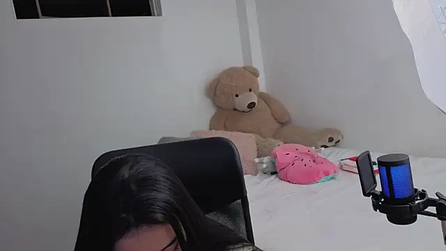 valerihouse online show from 12, 4, 2026