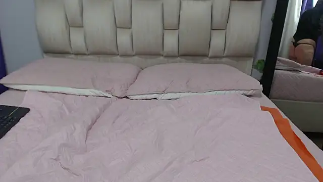 NoelleHartley online show from 11, 9, 2025