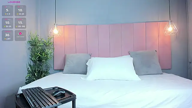 AariaLove online show from 30, 10, 2025