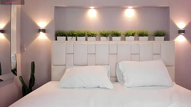 LunnaBlake online show from 4, 2, 2026