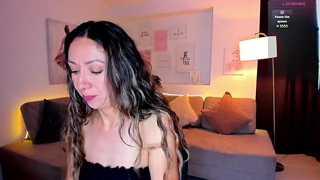 Laly dolce online show from 10, 10, 2025