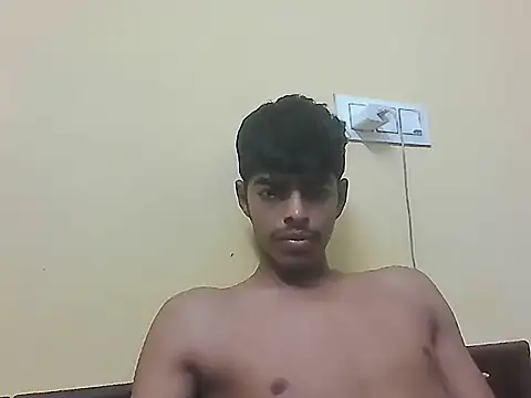 Snapshot of monster_33 chatting on 6, 5, 2026 monster 33 online show from 6, 5, 2026