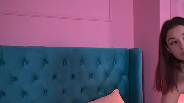 Snapshot of AlyraRose chatting on 19, 9, 2025 AlyraRose online show from 19, 9, 2025