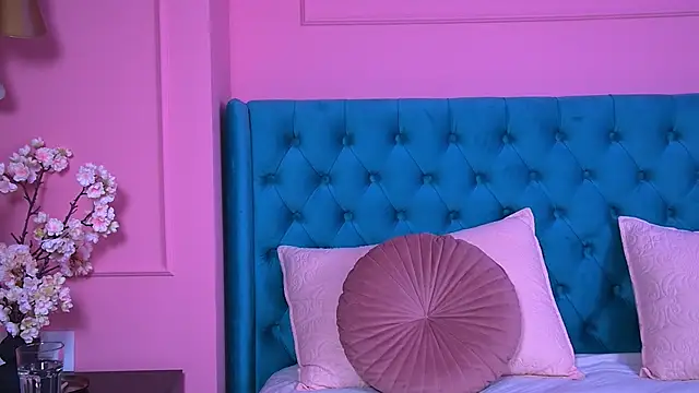 Snapshot of AlyraRose chatting on 7, 10, 2025 AlyraRose online show from 7, 10, 2025