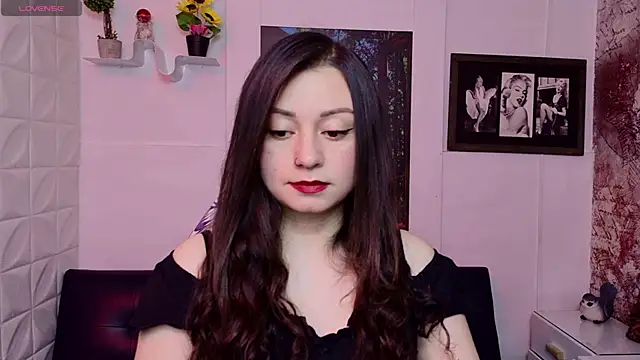 Snapshot of Eva_Roussell chatting on 19, 5, 2026 Eva Roussell online show from 19, 5, 2026