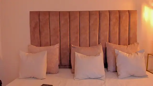 amber colliiins online show from 4, 3, 2026