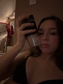 LillieOlive online show from 12, 10, 2025