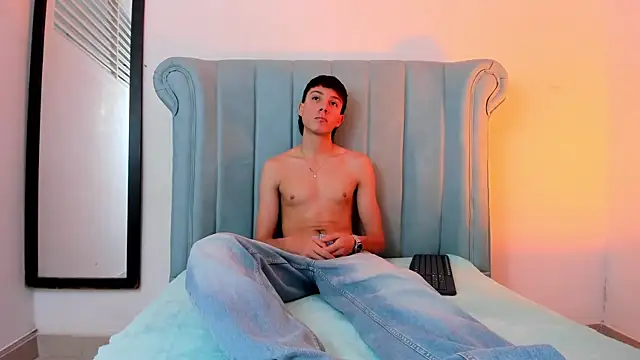 LittleDanny  online show from 13, 3, 2026