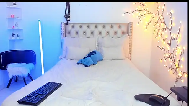 LenaStylesOA online show from 11, 2, 2026