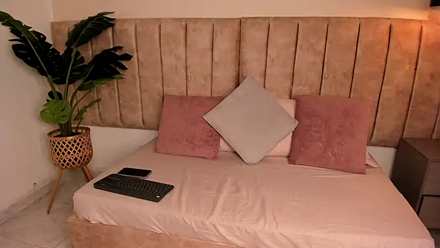 Snapshot of Karina_Harris chatting on 21, 11, 2025 Karina Harris online show from 21, 11, 2025