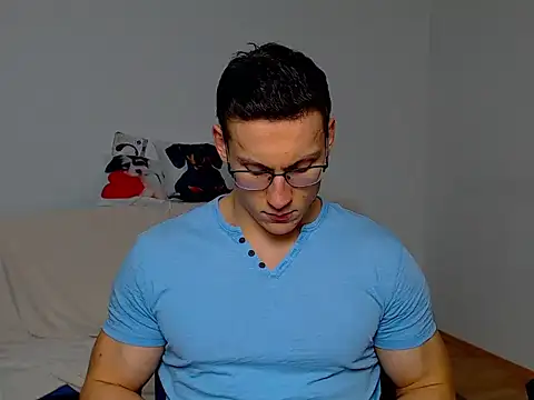 Snapshot of ZeinMiracles chatting on 3, 10, 2025 ZeinMiracles online show from 3, 10, 2025