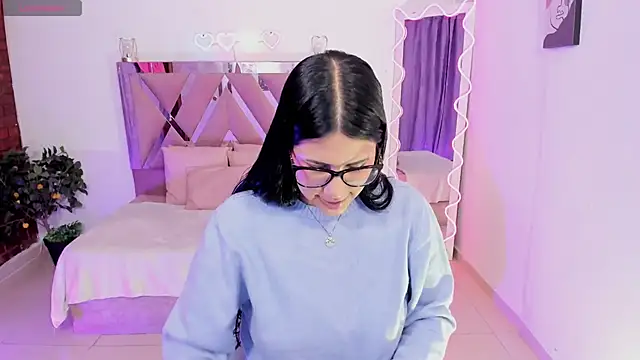 Snapshot of Babyvenu_tay chatting on 10, 4, 2026 Babyvenu tay online show from 10, 4, 2026