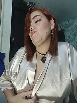 Snapshot of MayaLuna1 chatting on 17, 12, 2025 MayaLuna1 online show from 17, 12, 2025