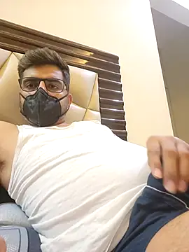 Snapshot of LoveGuruRA chatting on 28, 9, 2025 LoveGuruRA online show from 28, 9, 2025