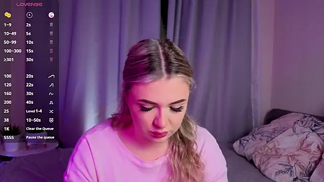 Snapshot of AliaBuerstatte chatting on 10, 11, 2025 AliaBuerstatte online show from 10, 11, 2025