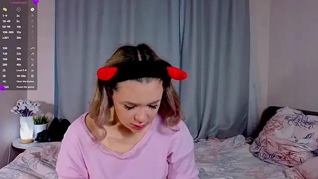 Snapshot of AliaBuerstatte chatting on 1, 12, 2025 AliaBuerstatte online show from 1, 12, 2025