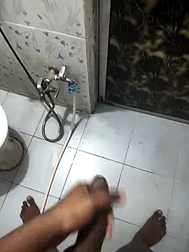 Leon hot33 online show from 2, 4, 2026