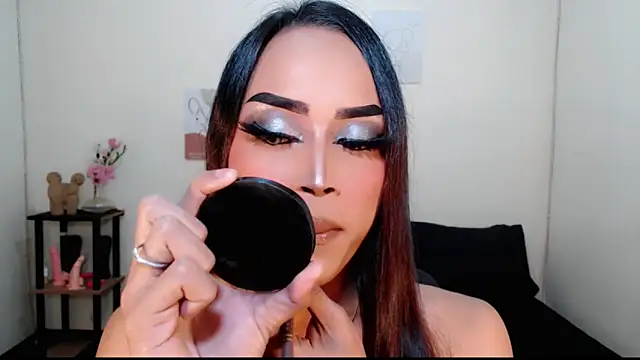 Snapshot of Lessandra_Lust chatting on 13, 9, 2025 Lessandra Lust online show from 13, 9, 2025