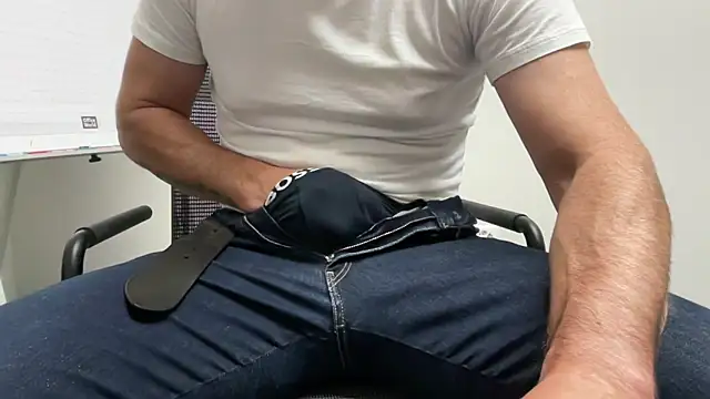 Snapshot of harrys74 chatting on 21, 10, 2025 harrys74 online show from 21, 10, 2025