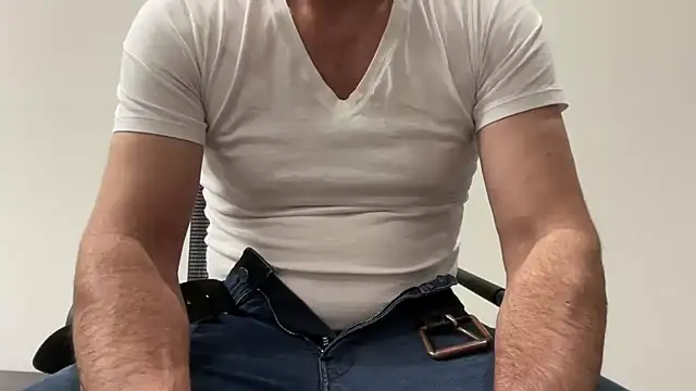 Snapshot of harrys74 chatting on 24, 11, 2025 harrys74 online show from 24, 11, 2025