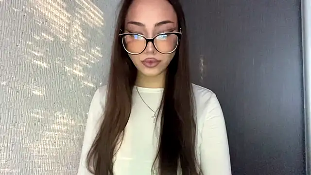 Snapshot of Leaf_Unto chatting on 10, 9, 2025 Leaf Unto online show from 10, 9, 2025