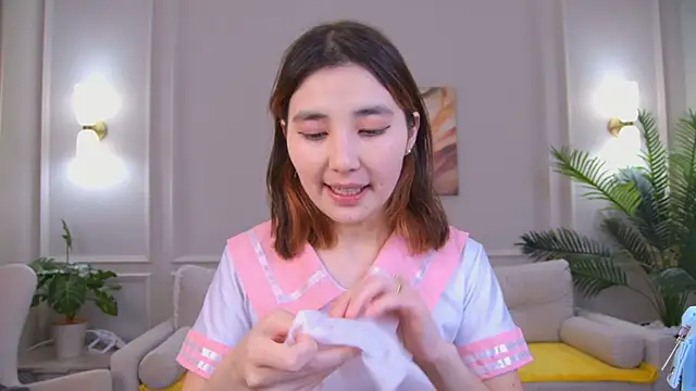 Sara  lu online show from 15, 9, 2025