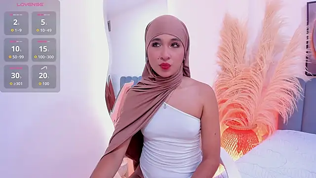 Snapshot of _Everly_ chatting on 20, 9, 2025 Everly online show from 20, 9, 2025